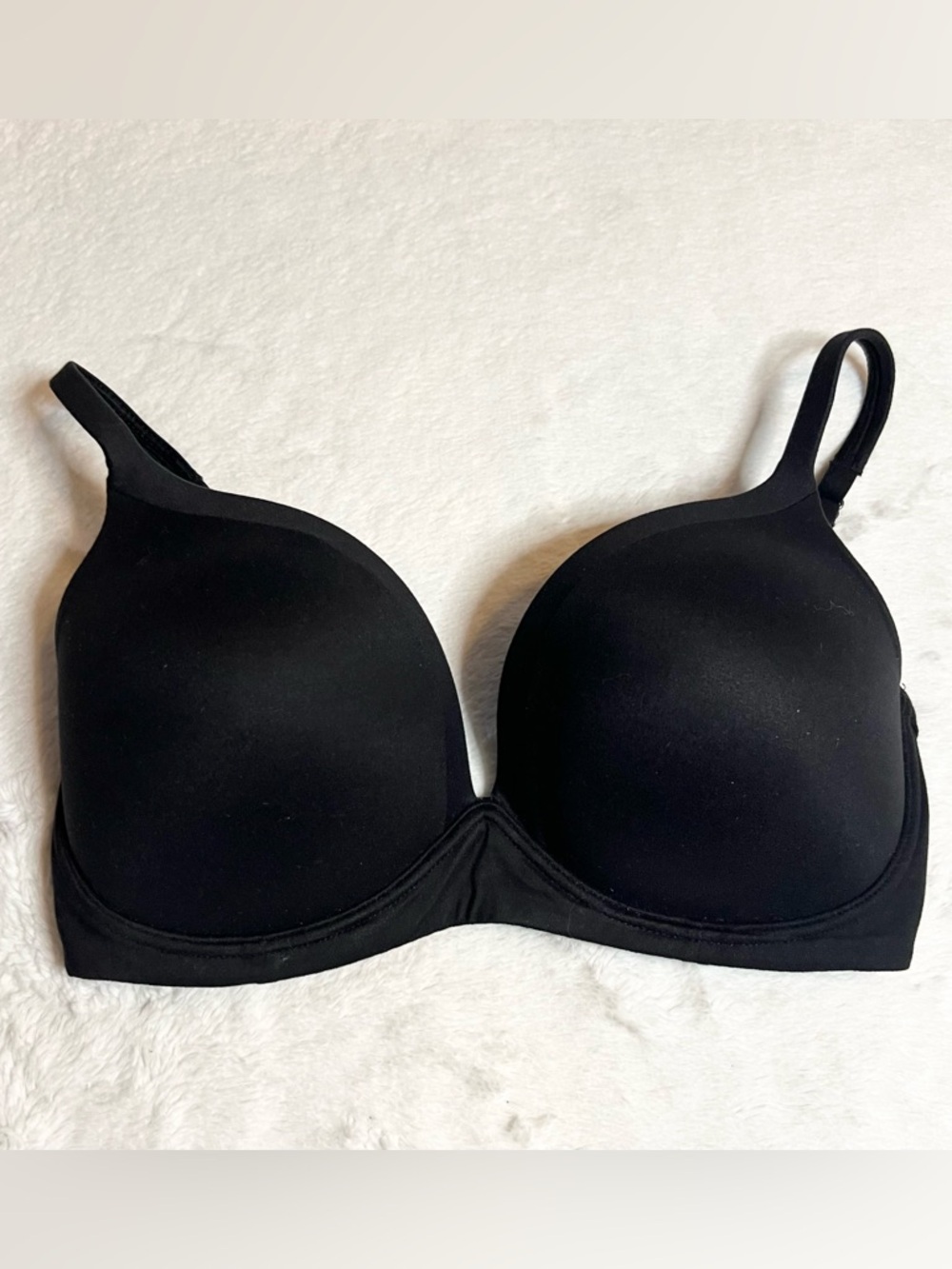 Body by Victoria Black No Wire Comfort Smooth Plunge T-Shirt Bra Size 32DDD